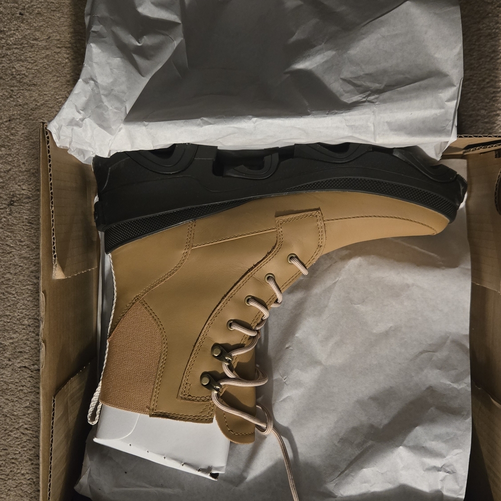Sorel Tan Lace Up Women's Boots Like New..(worn Indoor Once).. - Picture 4 of 4
